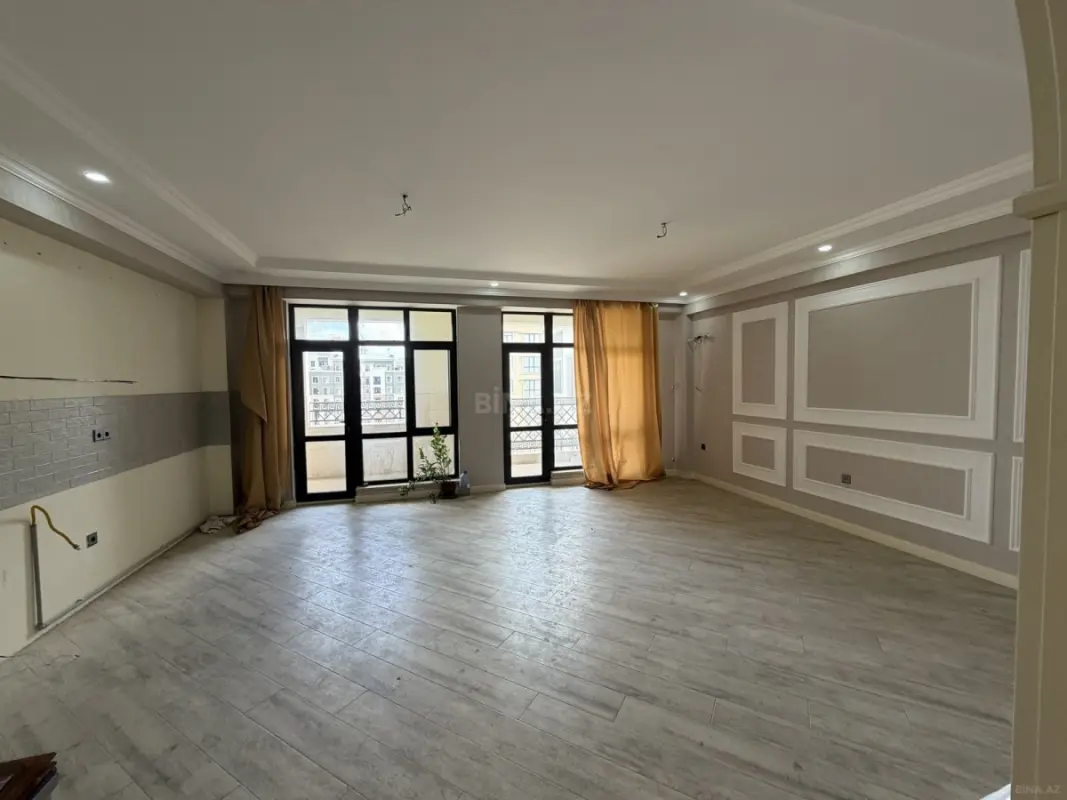 Satılır 3 otaqlı mənzil 116 m²