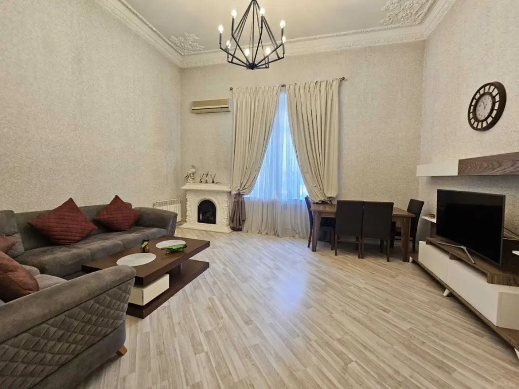 Kirayə verilir 2 otaqlı mənzil 100 m²