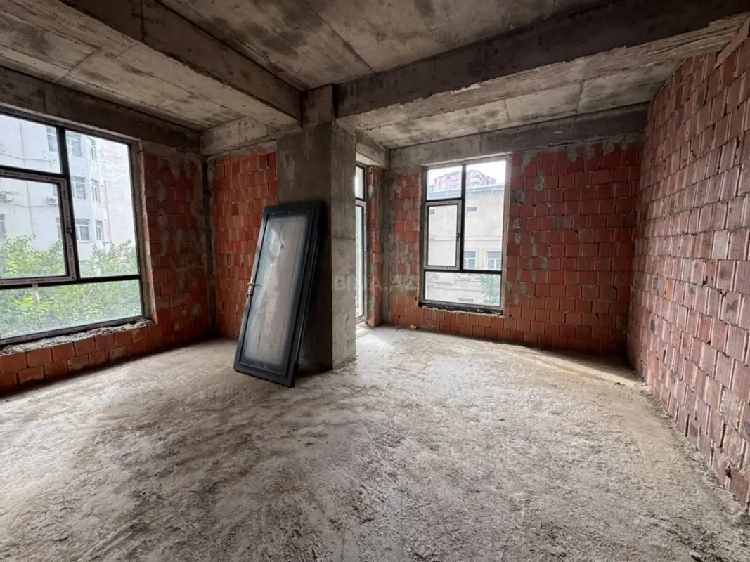 Satılır 2 otaqlı mənzil 55 m²