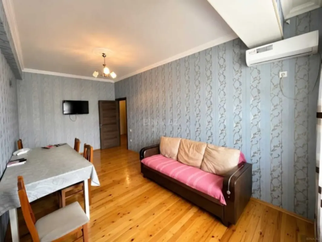 Kirayə verilir 2 otaqlı mənzil 70 m²