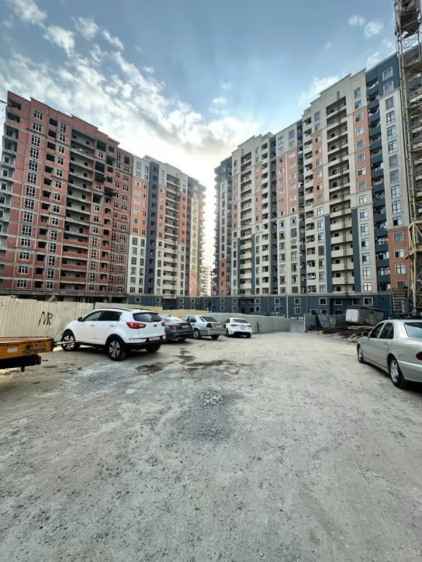 Satılır 3 otaqlı mənzil 93 m²