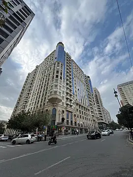 Satılır 3 otaqlı mənzil 157 m² — Bakı 3 otaq 157.00 m²