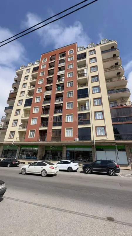 Satılır 3 otaqlı mənzil 105 m²