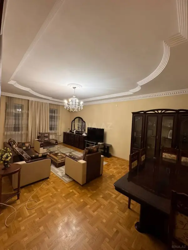 Kirayə verilir 3 otaqlı mənzil 140 m²