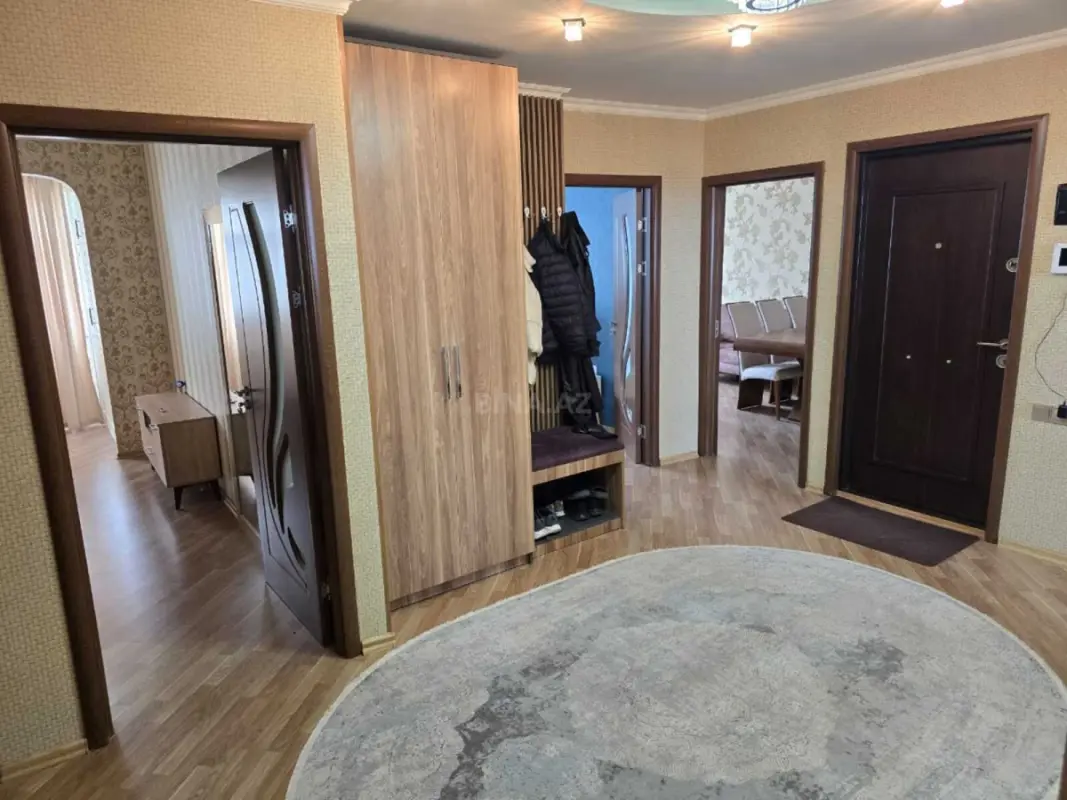 Satılır 4 otaqlı mənzil 100 m²