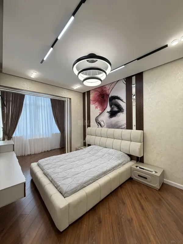 Satılır 2 otaqlı mənzil 88 m²