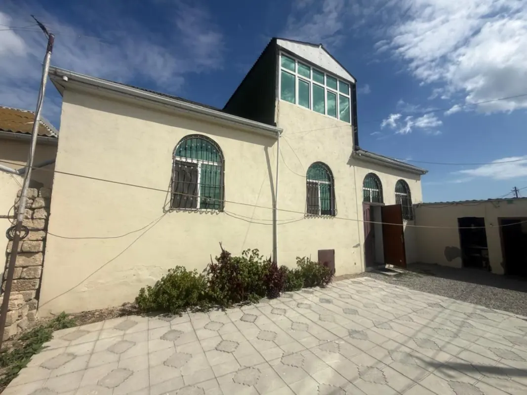 Satılır 4 otaqlı həyət evi 90 m²