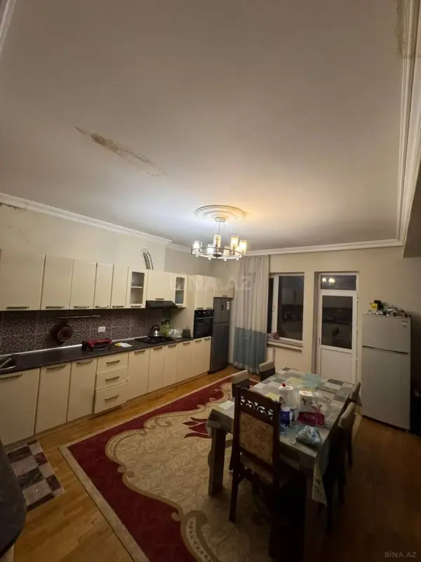 Kirayə verilir 3 otaqlı mənzil 140 m²