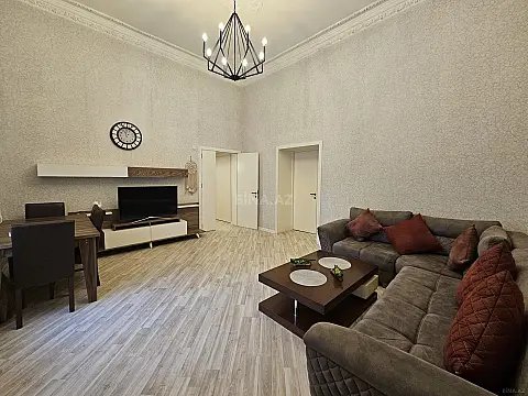 Kirayə verilir 2 otaqlı mənzil 102 m² — Bakı 2 otaq 102.00 m²