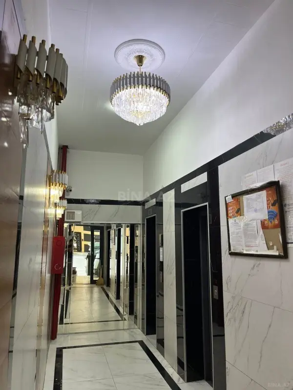 Satılır 4 otaqlı mənzil 160 m²