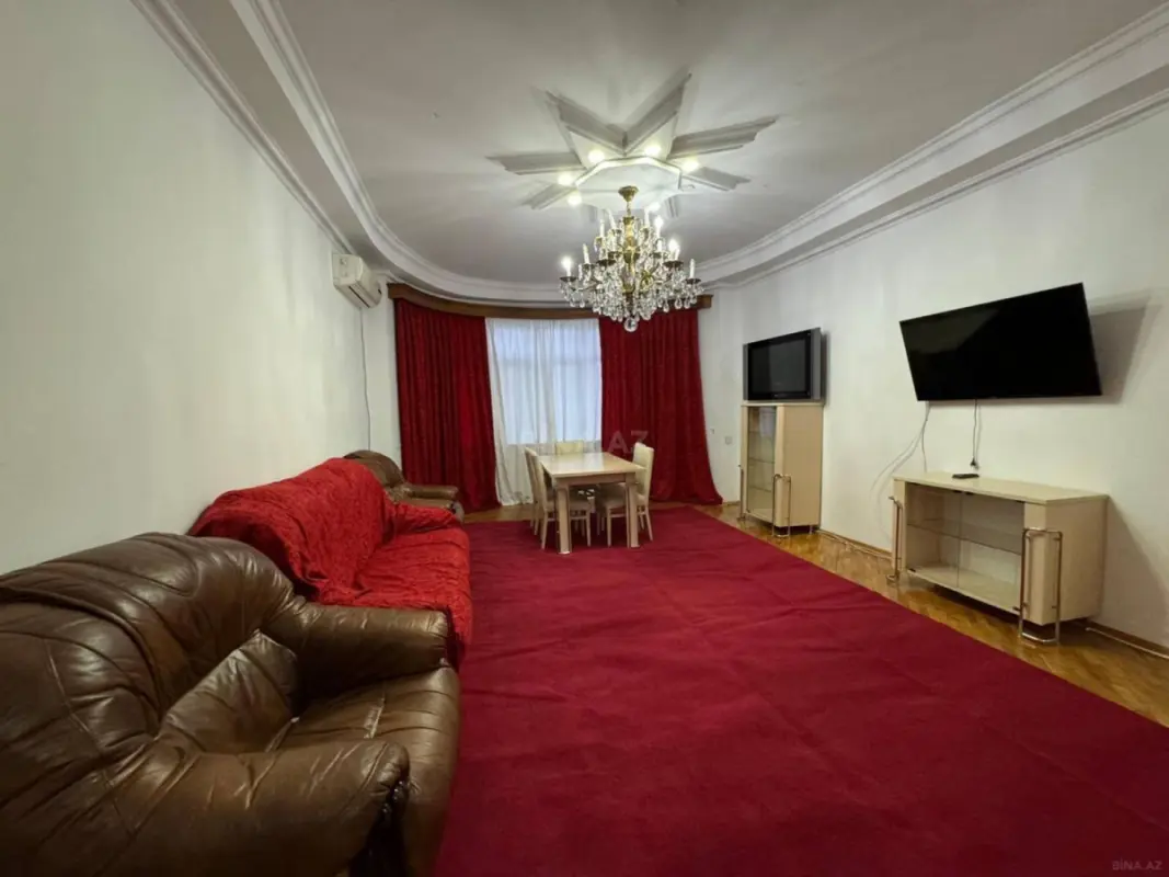 Kirayə verilir 4 otaqlı mənzil 130 m²