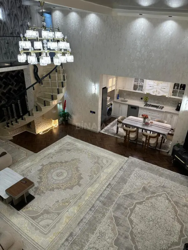 Satılır 4 otaqlı mənzil 145 m²