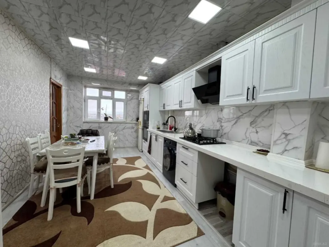 Satılır 5 otaqlı mənzil 120 m²