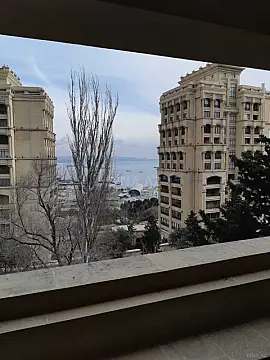 Kirayə verilir 2 otaqlı mənzil 70 m² — Bakı 2 otaq 70.00 m²