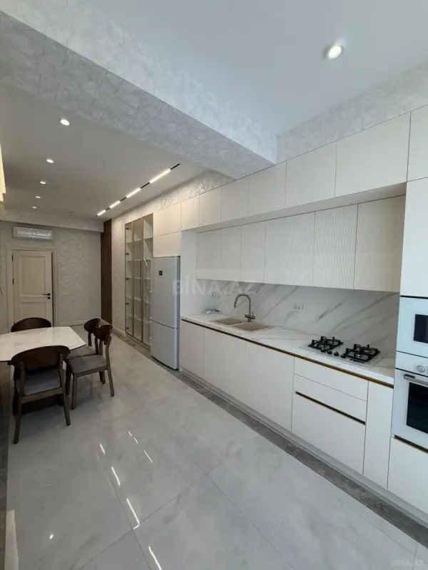Kirayə verilir 3 otaqlı mənzil 166 m²