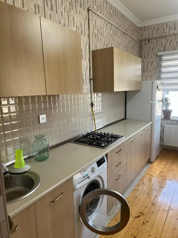 Kirayə verilir 2 otaqlı mənzil 88 m²