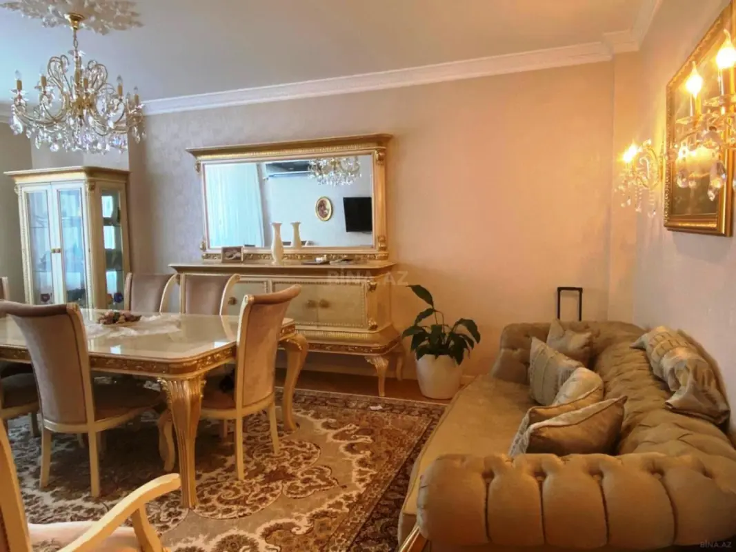 Satılır 2 otaqlı mənzil 82 m²
