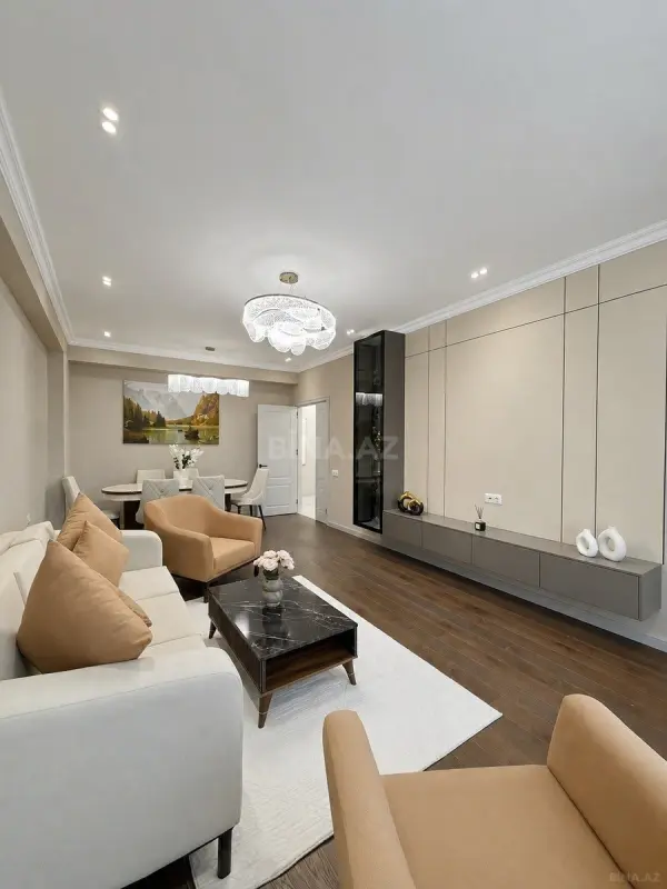 Satılır 4 otaqlı mənzil 131 m²
