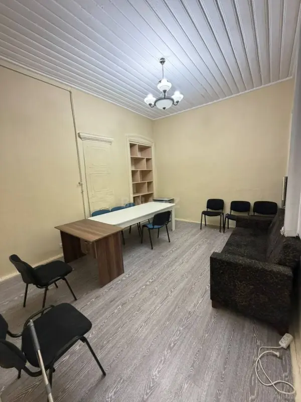 Kirayə verilir 3 otaqlı ofis 65 m²