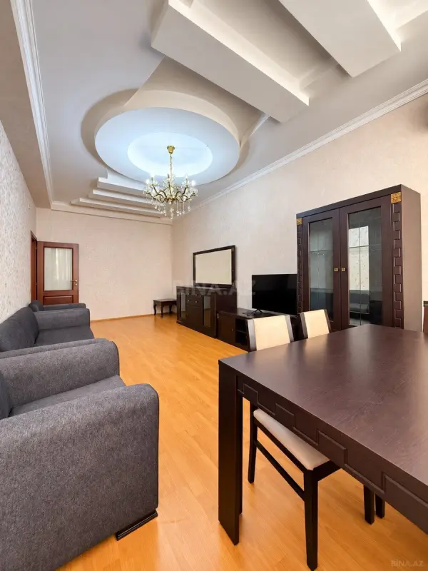 Kirayə verilir 2 otaqlı mənzil 100 m²