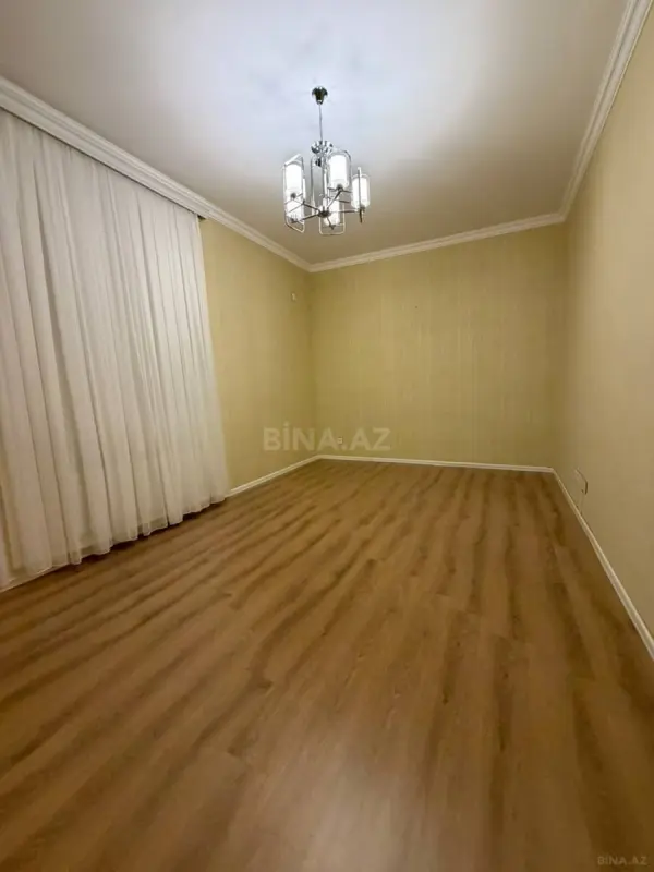 Satılır 2 otaqlı mənzil 77 m²