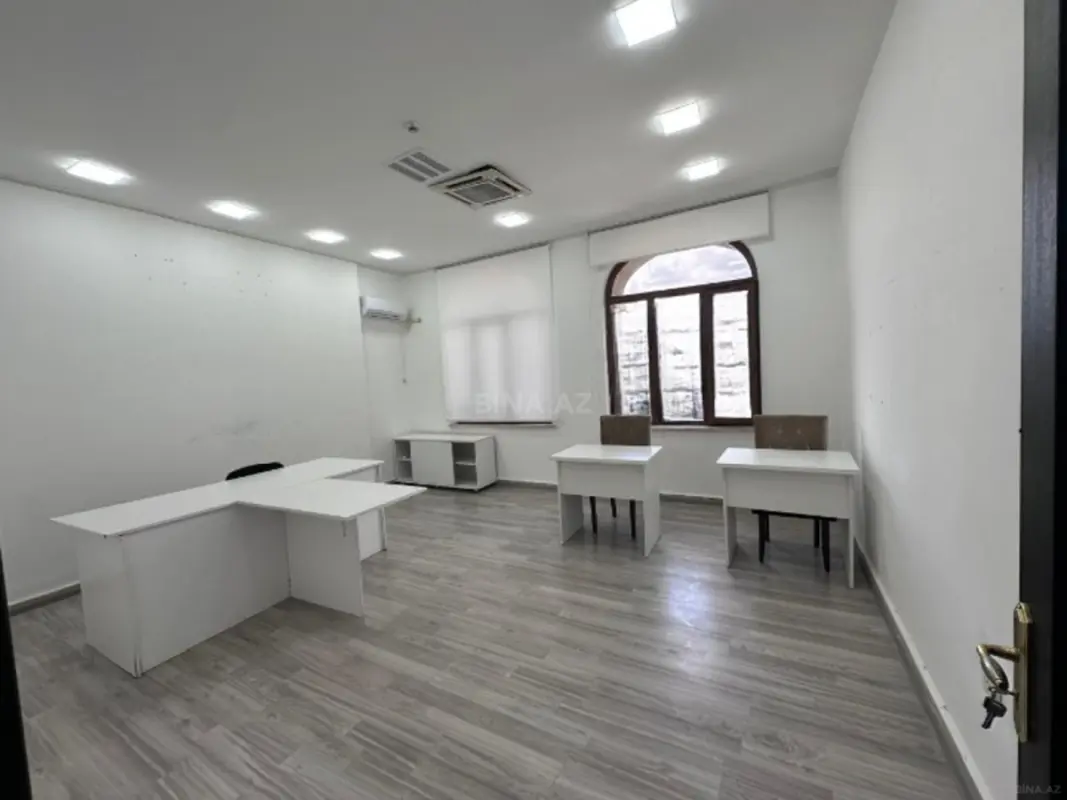 Kirayə verilir 1 otaqlı ofis 25 m²