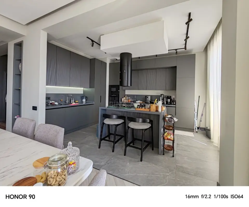Kirayə verilir 3 otaqlı mənzil 150 m²