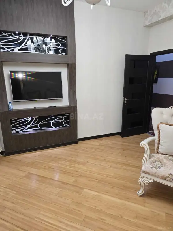 Satılır 3 otaqlı mənzil 120 m²