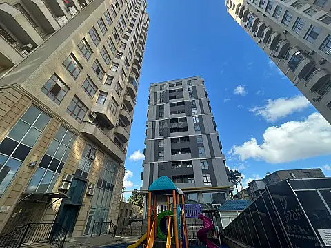 Satılır 3 otaqlı mənzil 127 m² — Bakı, İnşaatçılar 3 otaq 127.00 m²