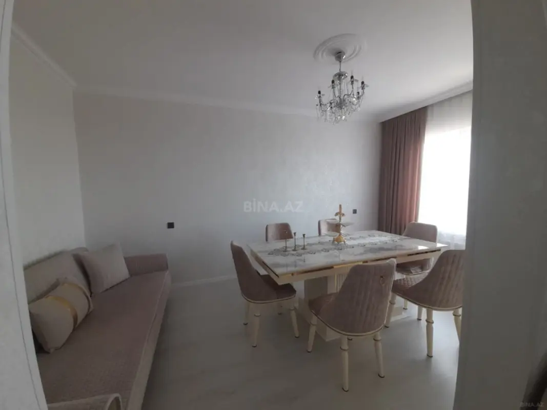 Satılır 5 otaqlı mənzil 120 m²