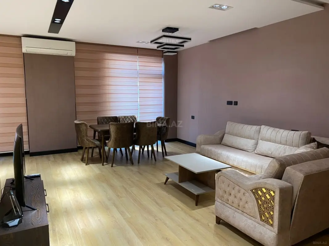 Kirayə verilir 2 otaqlı mənzil 105 m²