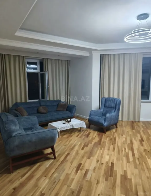 Kirayə verilir 3 otaqlı mənzil 145 m²