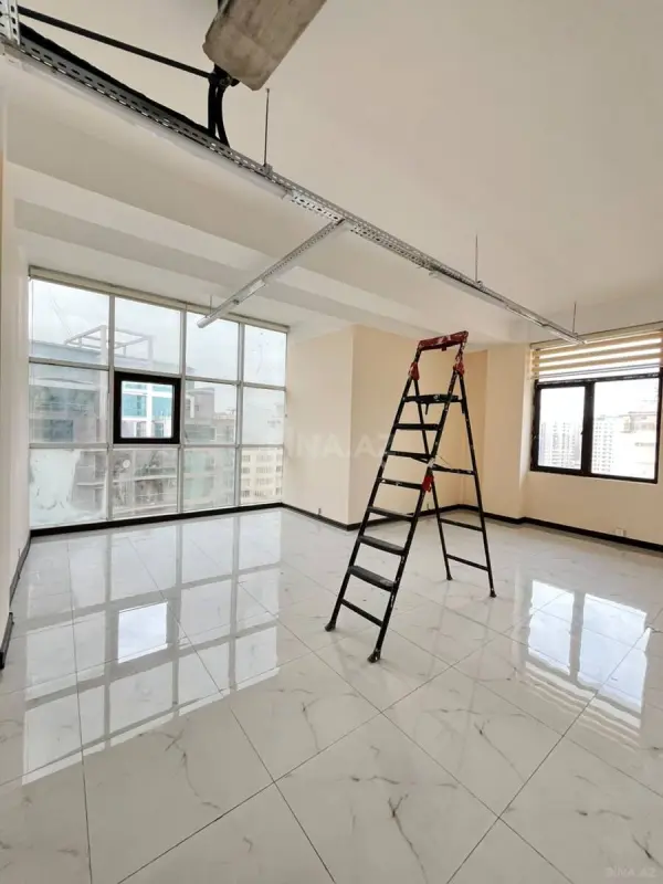 Kirayə verilir 5 otaqlı ofis 176 m²
