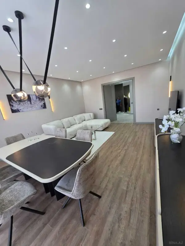 Kirayə verilir 3 otaqlı mənzil 145 m²