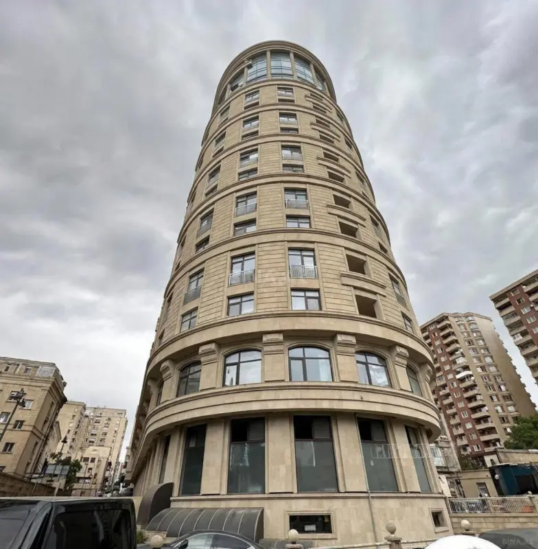 Kirayə verilir 3 otaqlı mənzil 165 m²