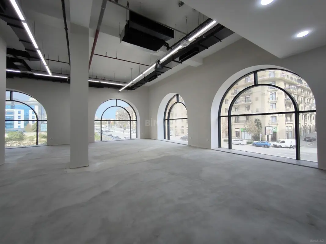 Kirayə verilir obyekt 172 m²