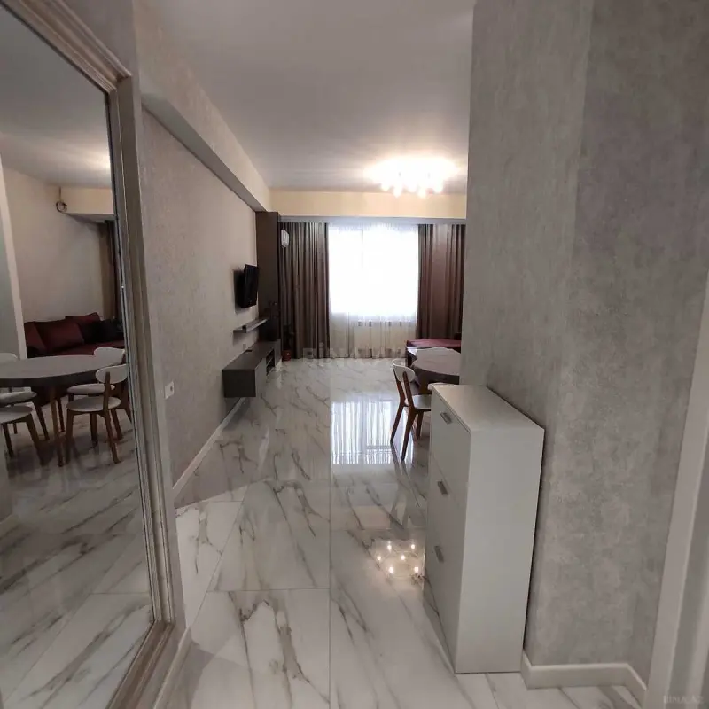 Kirayə verilir 2 otaqlı mənzil 85 m²