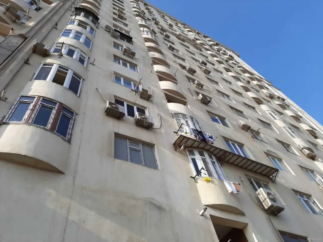 Kirayə verilir 2 otaqlı mənzil 90 m²