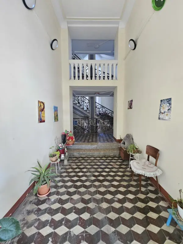 Kirayə verilir 2 otaqlı mənzil 102 m²