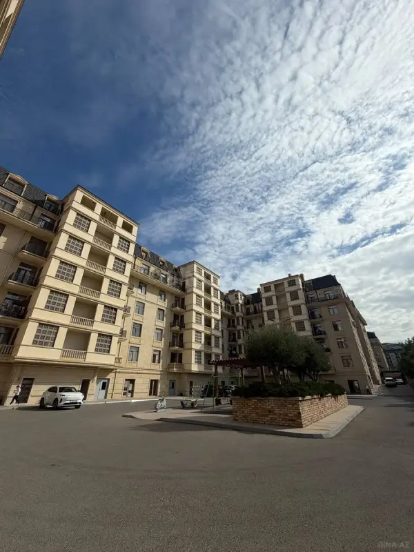Kirayə verilir 3 otaqlı mənzil 124 m²