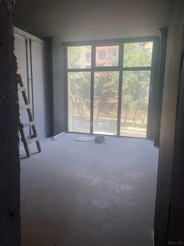 Satılır obyekt 200 m²