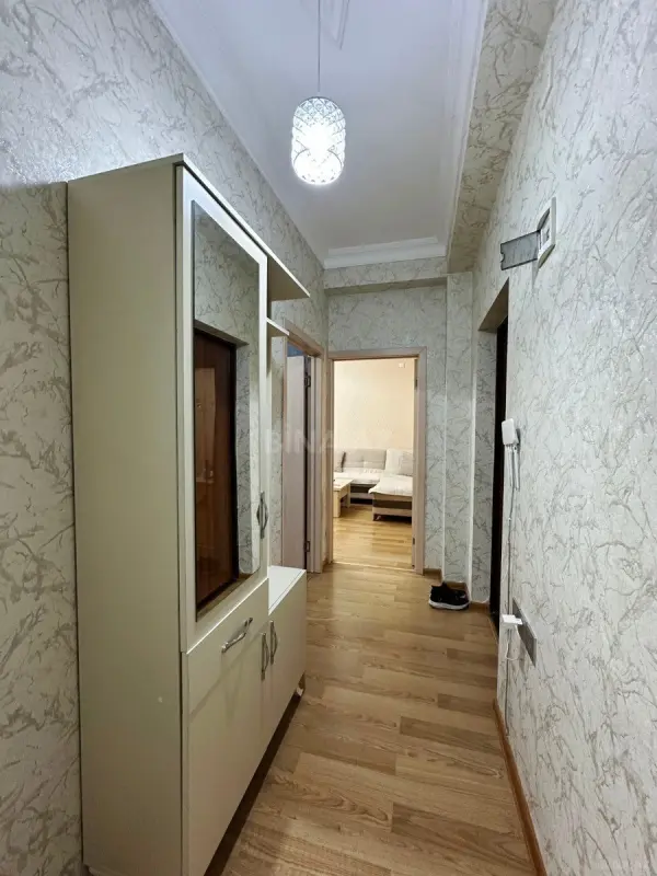 Kirayə verilir 2 otaqlı mənzil 61 m²