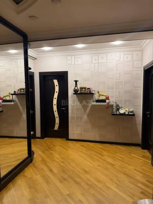 Kirayə verilir 2 otaqlı mənzil 90 m²