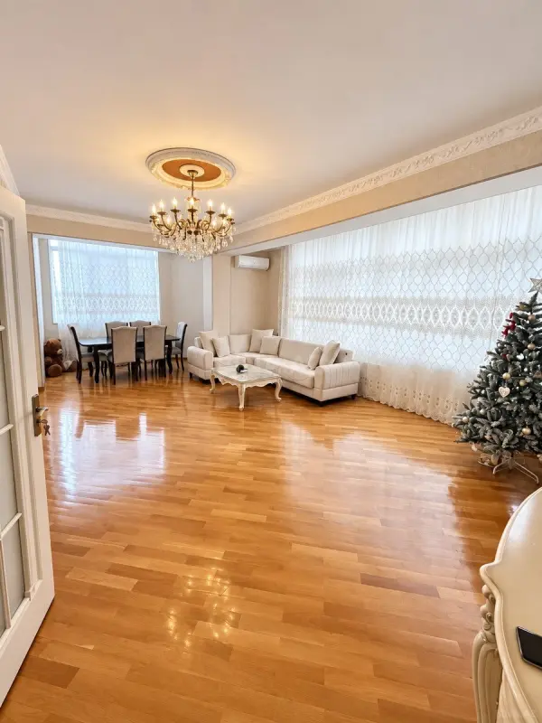 Kirayə verilir 3 otaqlı mənzil 115 m²