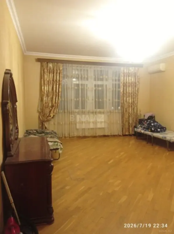Kirayə verilir 5 otaqlı mənzil 200 m²
