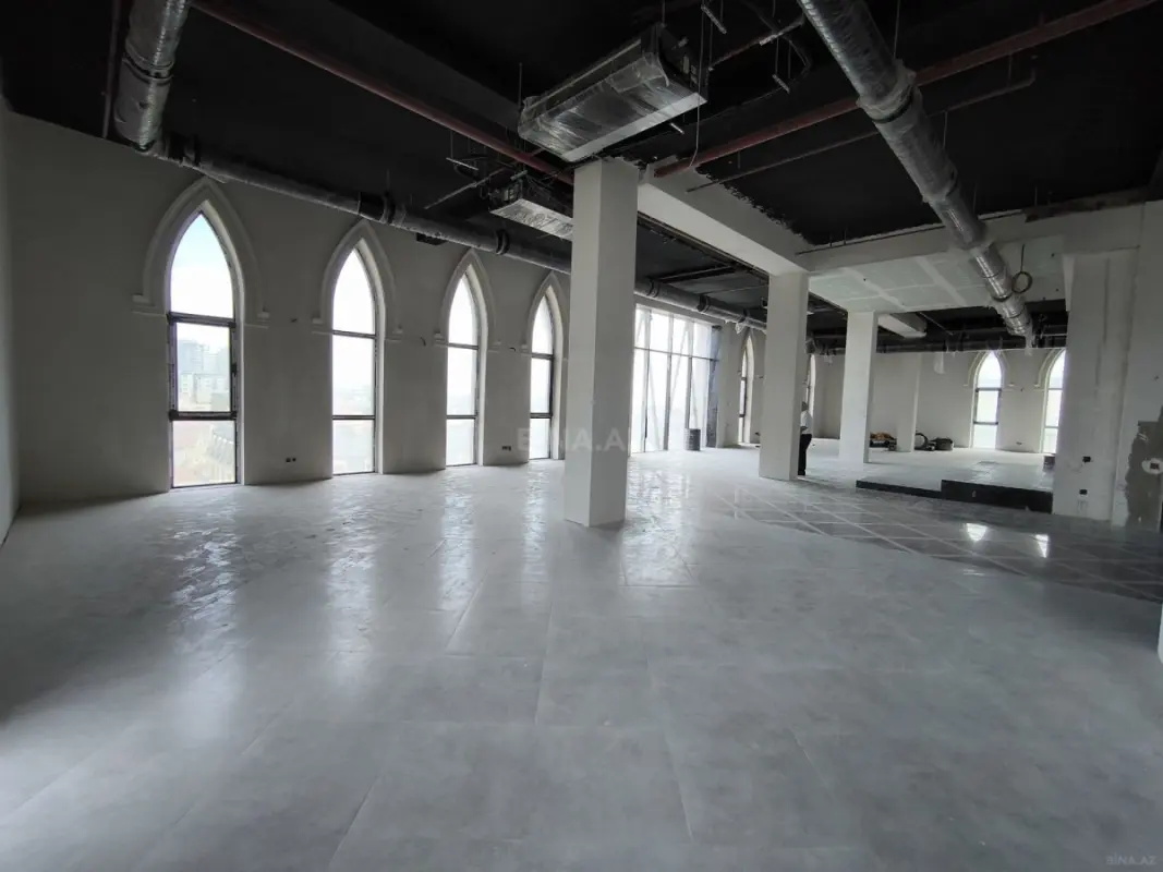 Kirayə verilir obyekt 690 m²
