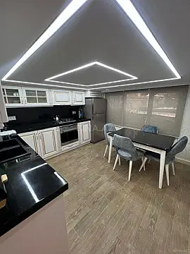 Kirayə verilir 3 otaqlı mənzil 100 m² — Bakı, Sahil qəs. 3 otaq 100.00 m²