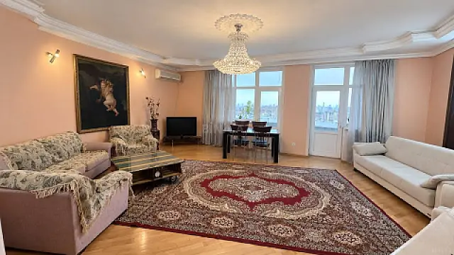 Kirayə verilir 3 otaqlı mənzil 160 m² — Bakı, Memar Əcəmi yanı 3 otaq 160.00 m²