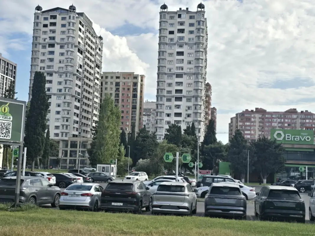 Satılır 2 otaqlı mənzil 95.5 m²