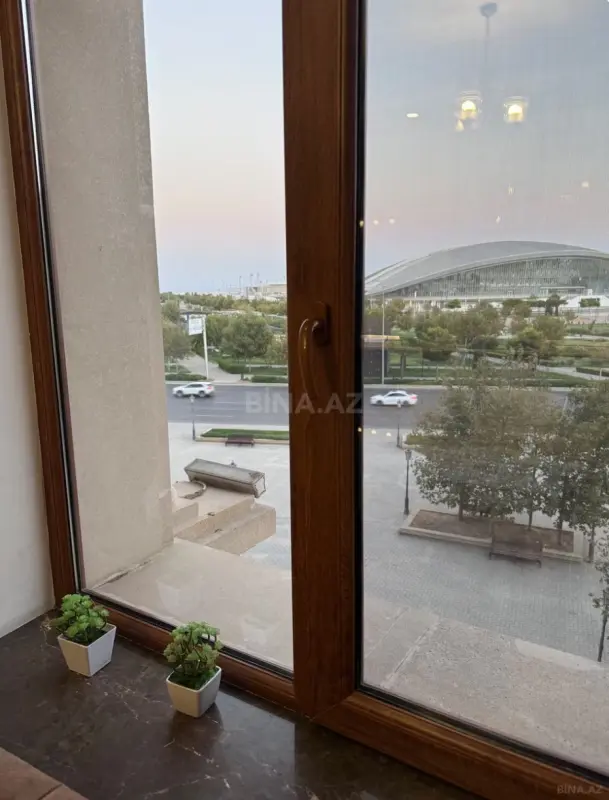 Kirayə verilir 3 otaqlı mənzil 117 m²